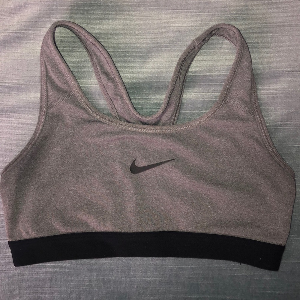 ❌SOLD❌ 
Small Grey Nike Sports Bra